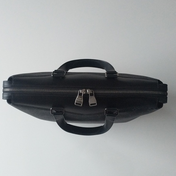 Louis Vuitton Explorer Tote - Picture 4 of 8